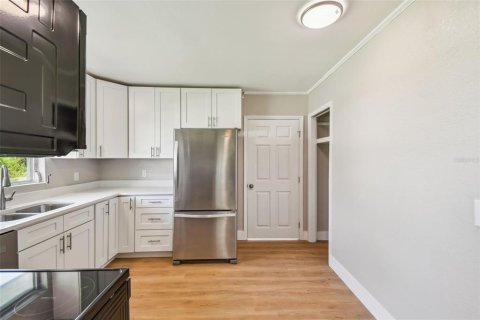 Casa en alquiler en Clearwater, Florida, 2 dormitorios, 67.63 m2 № 1850163 - foto 9
