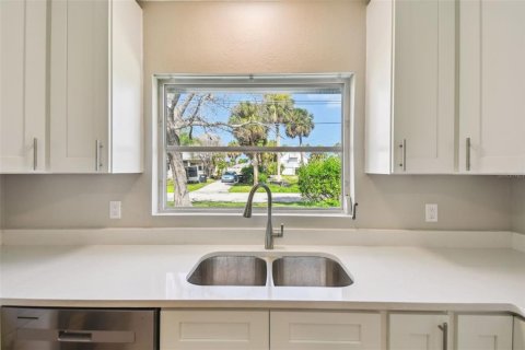 Casa en alquiler en Clearwater, Florida, 2 dormitorios, 67.63 m2 № 1850163 - foto 8