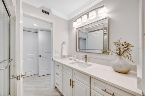 Condo in Indian Rocks Beach, Florida, 1 bedroom № 2229179 - photo 9