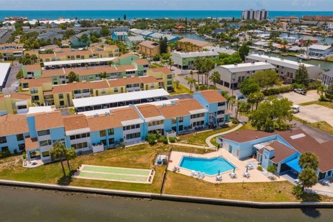 Condo in Indian Rocks Beach, Florida, 1 bedroom № 2229179 - photo 26