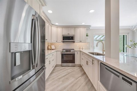 Condo in Indian Rocks Beach, Florida, 1 bedroom № 2229179 - photo 12