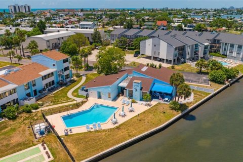 Condo in Indian Rocks Beach, Florida, 1 bedroom № 2229179 - photo 25