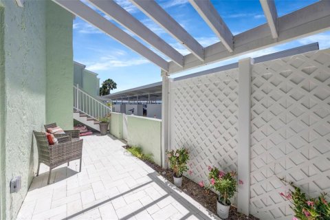 Condo in Indian Rocks Beach, Florida, 1 bedroom № 2229179 - photo 4