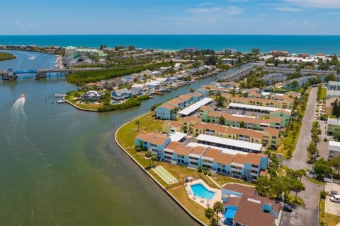 Condo à Indian Rocks Beach, Floride, 1 chambre  № 2229179