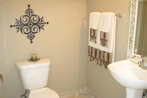 Снять в аренду таунхаус в Бойнтон-Бич, Флорида 3 спальни, 144.83м2, № 1229237 - фото 1