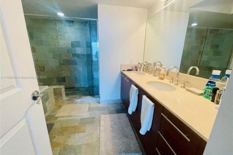 Condominio en alquiler en Sunrise, Florida, 2 dormitorios, 118.08 m2 № 1877495 - foto 11