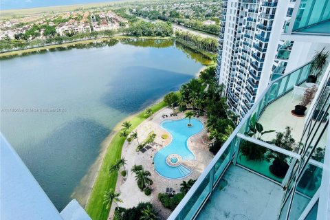 Condominio en alquiler en Sunrise, Florida, 2 dormitorios, 118.08 m2 № 1877495 - foto 3