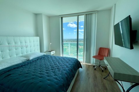 Condominio en alquiler en Sunrise, Florida, 2 dormitorios, 118.08 m2 № 1877495 - foto 13