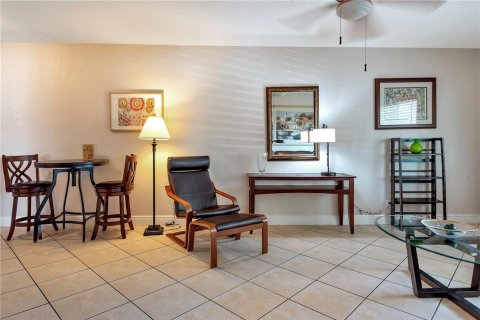 Casa en alquiler en Fort Lauderdale, Florida, 2 dormitorios, 102.19 m2 № 1207386 - foto 1