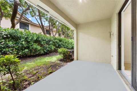 Townhouse in Weston, Florida 2 bedrooms, 107.3 sq.m. № 1969756 - photo 15