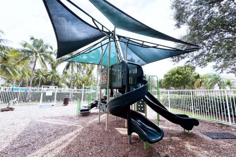 Townhouse in Weston, Florida 2 bedrooms, 107.3 sq.m. № 1969756 - photo 18