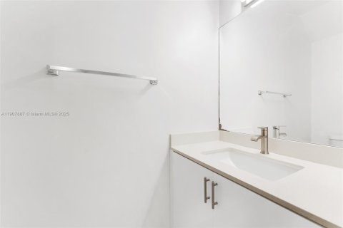 Townhouse in Weston, Florida 2 bedrooms, 107.3 sq.m. № 1969756 - photo 14