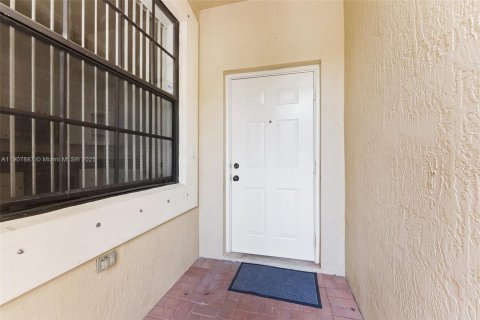 Townhouse in Weston, Florida 2 bedrooms, 107.3 sq.m. № 1969756 - photo 2