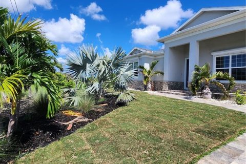 House in Port Charlotte, Florida 4 bedrooms, 204.57 sq.m. № 1802142 - photo 3