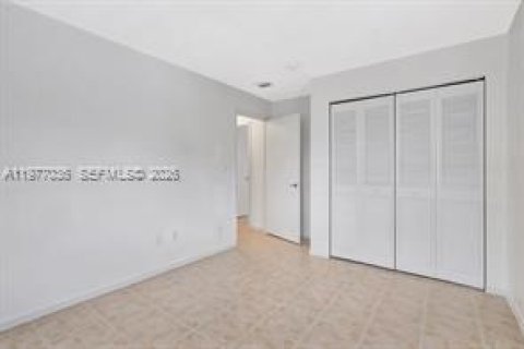Apartment in Miami Gardens, Florida 3 bedrooms, 125.23 sq.m. № 2041000 - photo 12