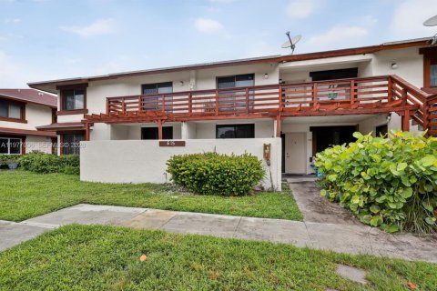 Apartment in Miami Gardens, Florida 3 bedrooms, 125.23 sq.m. № 2041000