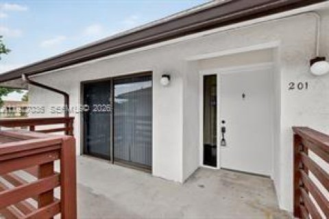 Apartment in Miami Gardens, Florida 3 bedrooms, 125.23 sq.m. № 2041000 - photo 3