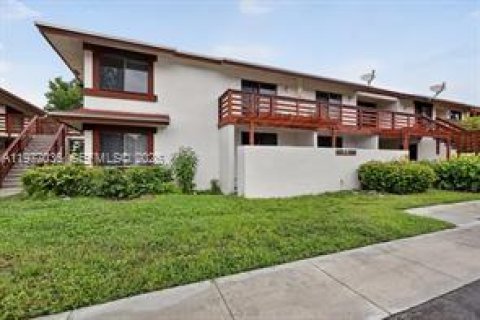 Apartment in Miami Gardens, Florida 3 bedrooms, 125.23 sq.m. № 2041000 - photo 2