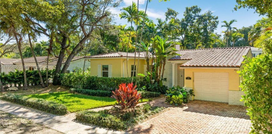 Дом в Корал-Гейблс, Флорида 3 спальни, 142.51м2 № 2019840