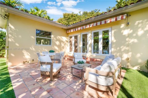 Купить виллу или дом в Корал-Гейблс, Флорида 3 спальни, 142.51м2, № 2019840 - фото 19