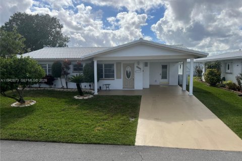 House in Tamarac, Florida 2 bedrooms, 124.67 sq.m. № 1999581