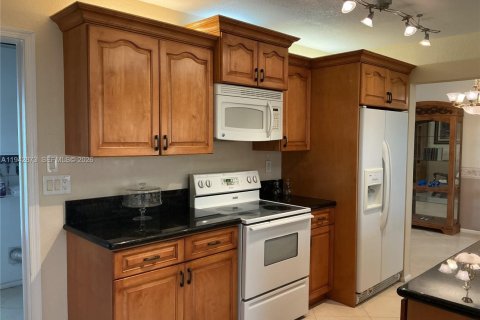 House in Tamarac, Florida 2 bedrooms, 124.67 sq.m. № 1999581 - photo 19