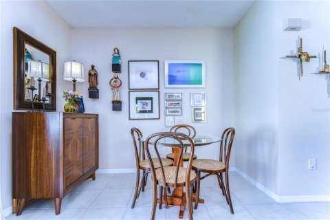 Adosado en alquiler en Tampa, Florida, 2 dormitorios, 108.97 m2 № 1847085 - foto 11