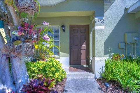 Adosado en alquiler en Tampa, Florida, 2 dormitorios, 108.97 m2 № 1847085 - foto 1