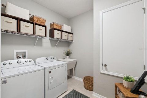 House in Winter Garden, Florida 3 bedrooms, 172.8 sq.m. № 2150967 - photo 24