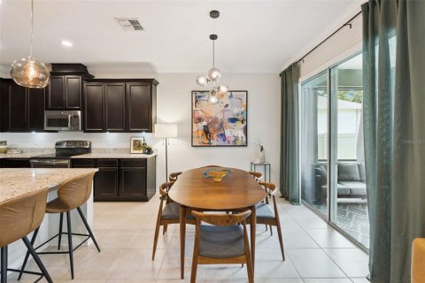 House in Winter Garden, Florida 3 bedrooms, 172.8 sq.m. № 2150967 - photo 9