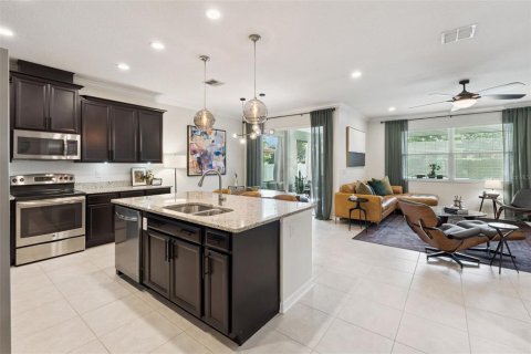 House in Winter Garden, Florida 3 bedrooms, 172.8 sq.m. № 2150967 - photo 6