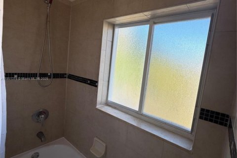 Touwnhouse à louer à Deerfield Beach, Floride: 3 chambres, 517.74 m2 № 1962887 - photo 16