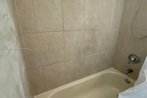 Touwnhouse à louer à Deerfield Beach, Floride: 3 chambres, 517.74 m2 № 1962887 - photo 25