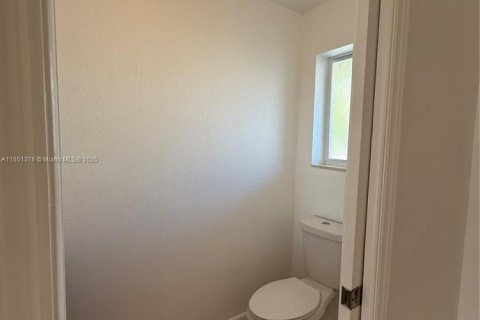 Touwnhouse à louer à Deerfield Beach, Floride: 3 chambres, 517.74 m2 № 1962887 - photo 5