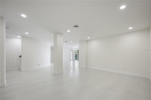 Villa ou maison à vendre à Orlando, Floride: 5 chambres, 582.59 m2 № 1723812 - photo 24