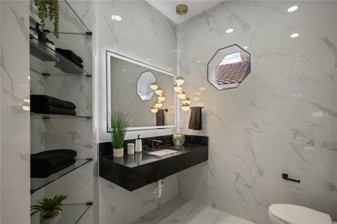 Villa ou maison à vendre à Orlando, Floride: 5 chambres, 582.59 m2 № 1723812 - photo 18
