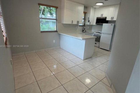 Villa ou maison à louer à Palmetto Bay, Floride: 2 chambres, 178.19 m2 № 2240839 - photo 3