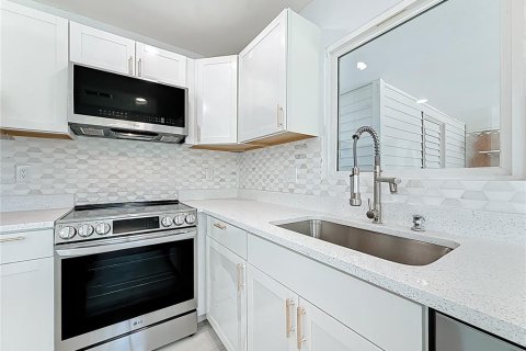Casa en venta en Pinellas Park, Florida, 3 dormitorios, 93.27 m2 № 1912862 - foto 7