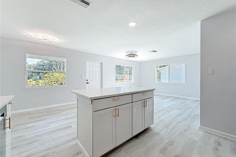 Casa en venta en Pinellas Park, Florida, 3 dormitorios, 93.27 m2 № 1912862 - foto 9