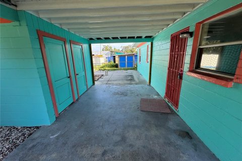 House in Clearwater, Florida 3 bedrooms, 72.65 sq.m. № 1810464 - photo 3