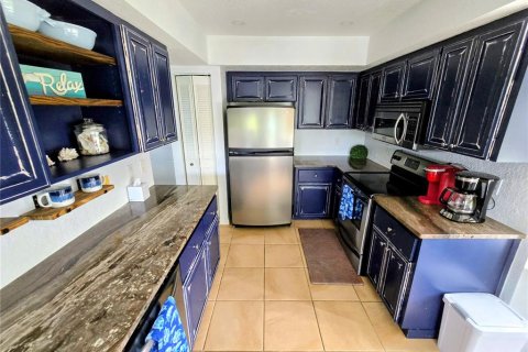 House in Holiday, Florida 3 bedrooms, 132.01 sq.m. № 1902404 - photo 7