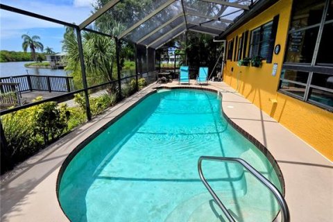 House in Holiday, Florida 3 bedrooms, 132.01 sq.m. № 1902404 - photo 18