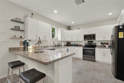 Villa ou maison à vendre à Homestead, Floride: 6 chambres, 354.89 m2 № 2254570 - photo 15