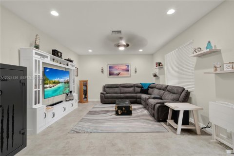 Villa ou maison à vendre à Homestead, Floride: 6 chambres, 354.89 m2 № 2254570 - photo 23