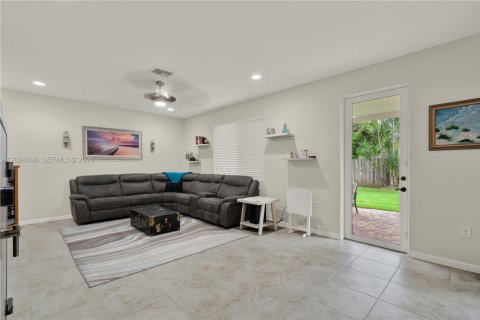 Villa ou maison à vendre à Homestead, Floride: 6 chambres, 354.89 m2 № 2254570 - photo 21