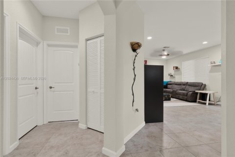 Villa ou maison à vendre à Homestead, Floride: 6 chambres, 354.89 m2 № 2254570 - photo 25
