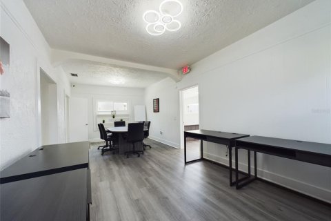 Immobilier commercial à vendre à Winter Haven, Floride: 110 m2 № 2308271 - photo 9