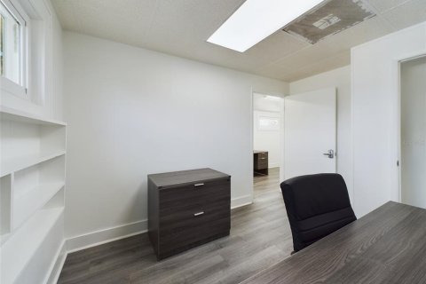 Immobilier commercial à vendre à Winter Haven, Floride: 110 m2 № 2308271 - photo 15