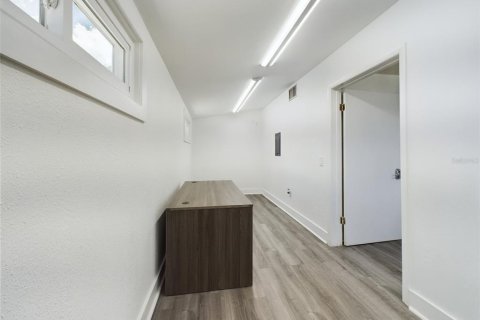 Immobilier commercial à vendre à Winter Haven, Floride: 110 m2 № 2308271 - photo 18