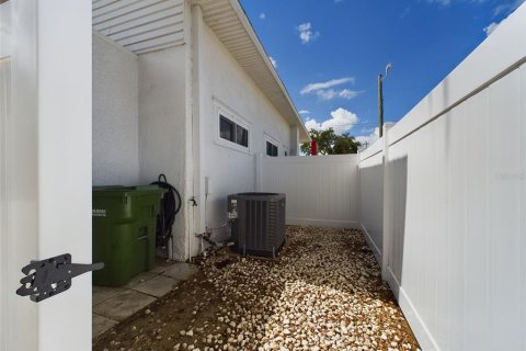 Immobilier commercial à vendre à Winter Haven, Floride: 110 m2 № 2308271 - photo 27